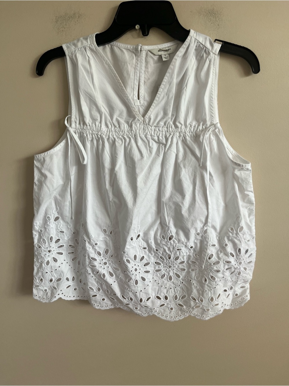 NWT-Banana Republic Factory White Cotton Top, Medium
